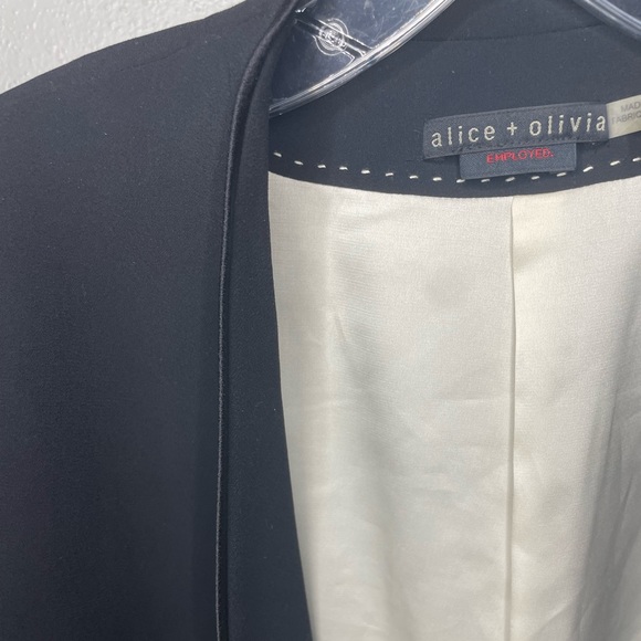Alice + Olivia employed black open front long sleeve blazer with zippers - Picture 4 of 12